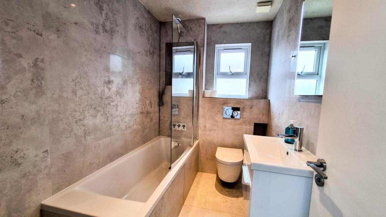 Villa Surbiton Luxury Garden House 19 Exterior foto